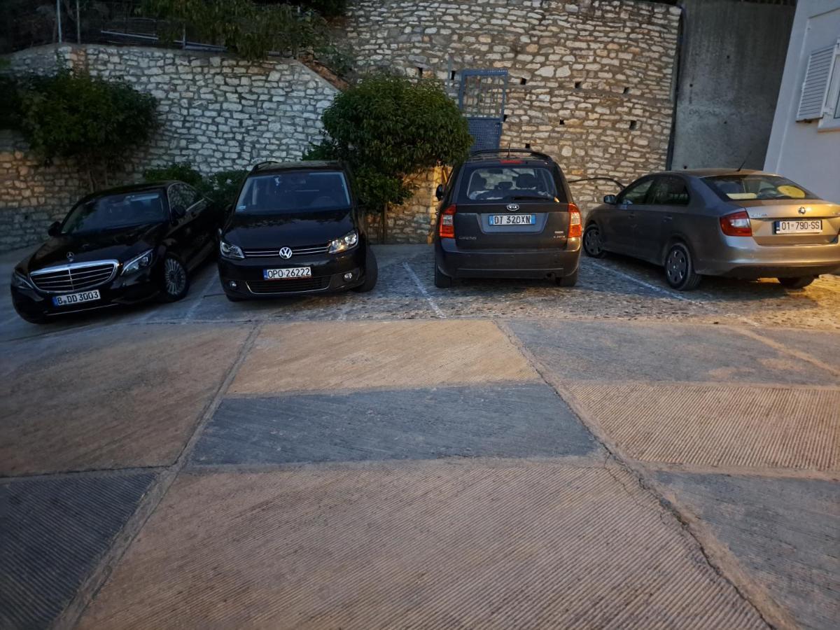 בורש Apartments Vila Emiliano מראה חיצוני תמונה